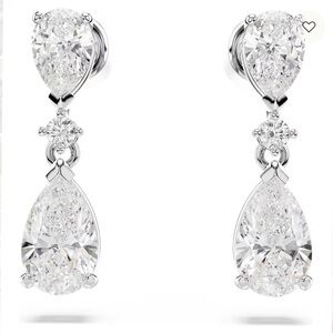 Swarovski crystal Elegant Silver Drop Earrings